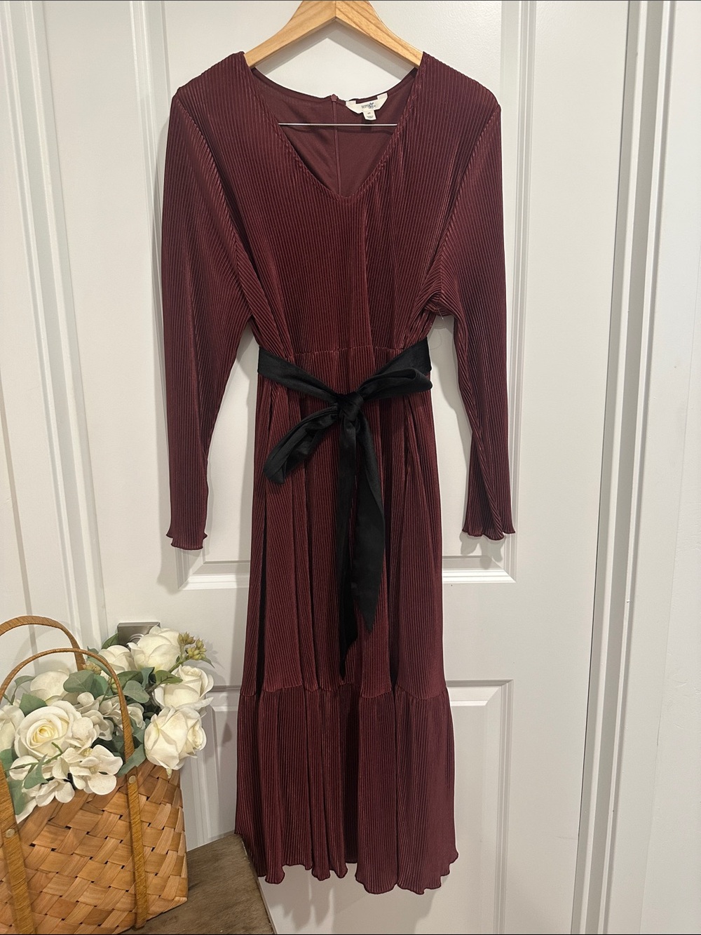 Long Sleeve V-Neck Pleated Midi Dress in Burgundy NWOT